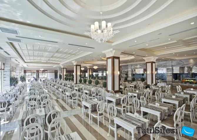 Crystal Palace Luxury Resort Spa 